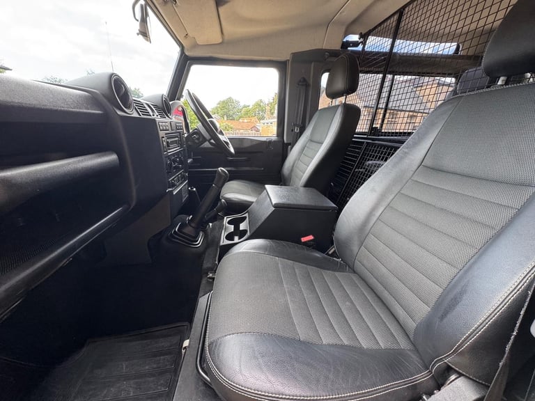 2010 Land Rover Defender XS Station Wagon TDCi WINDOW VAN Diesel Manual