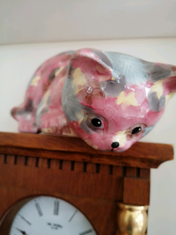 Park Rose pottery Brid Cat poised 