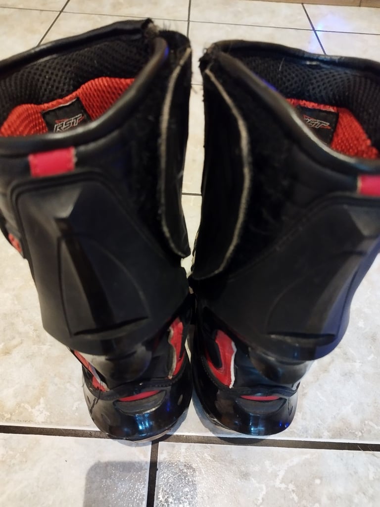 RST Tractech Evo boots size 8/42