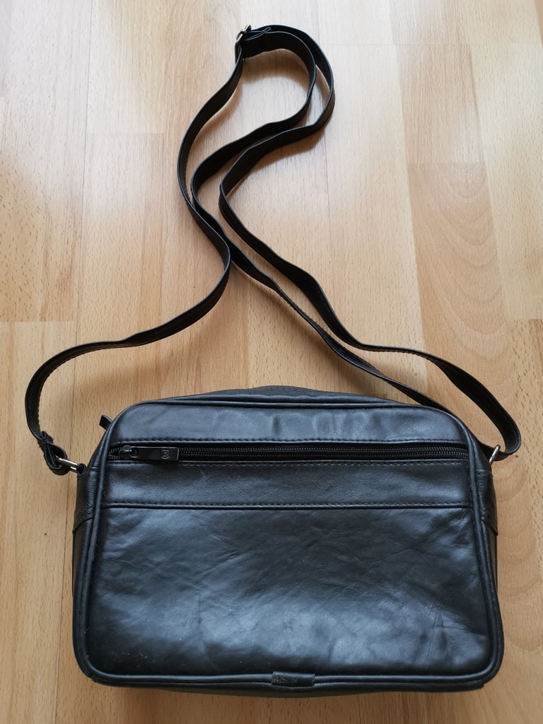 Genuine Leather Shoulder Bag~ 23cm x 16.5cm x 7cm ~Post available*