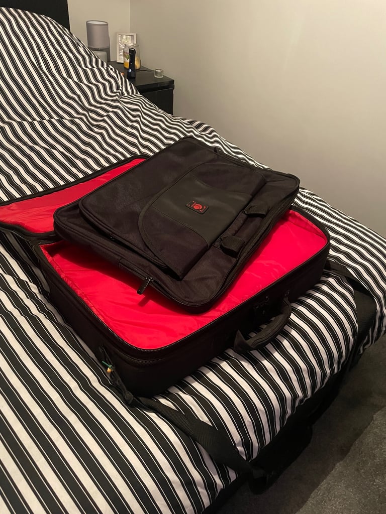 Native Instruments Traktor KONTROL S4 mk1 controller with Odyssey carry case Used (read description)