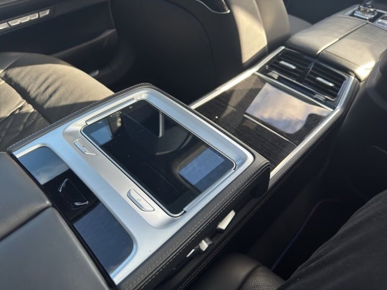 2018 BMW 7 Series M760L 6.6 Twin Turbo V12 Limousine XDrive Euro 6 (610 ps) Saloon Petrol Automatic