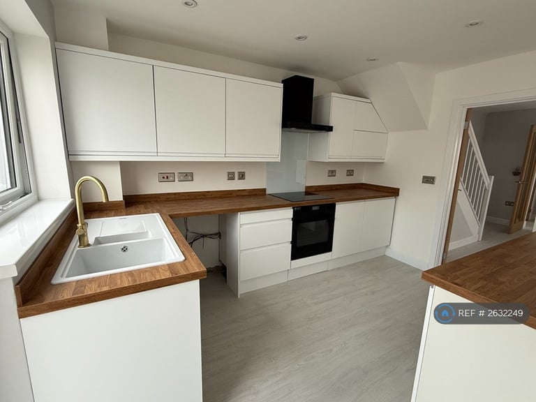 3 bedroom house in Larchgrove Walk, Weston-Super-Mare, BS22 (3 bed) (#2632249)