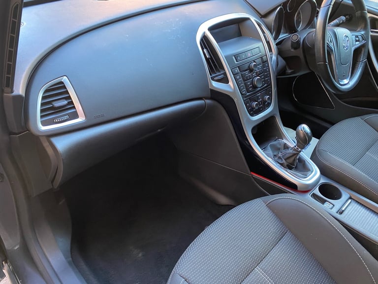 2011 Vauxhall Astra 1.6i 16V SRi 5dr ESTATE Petrol Manual