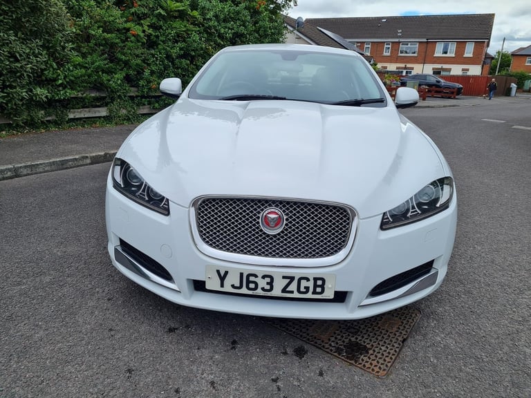 The Ultimate Diesel Automatic 2013 Jaguar XF Luxury Black Leather Interior Stunning Car
