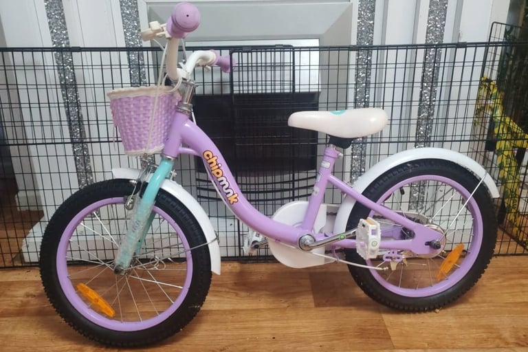 image for Girls bike (like brand new) 5+