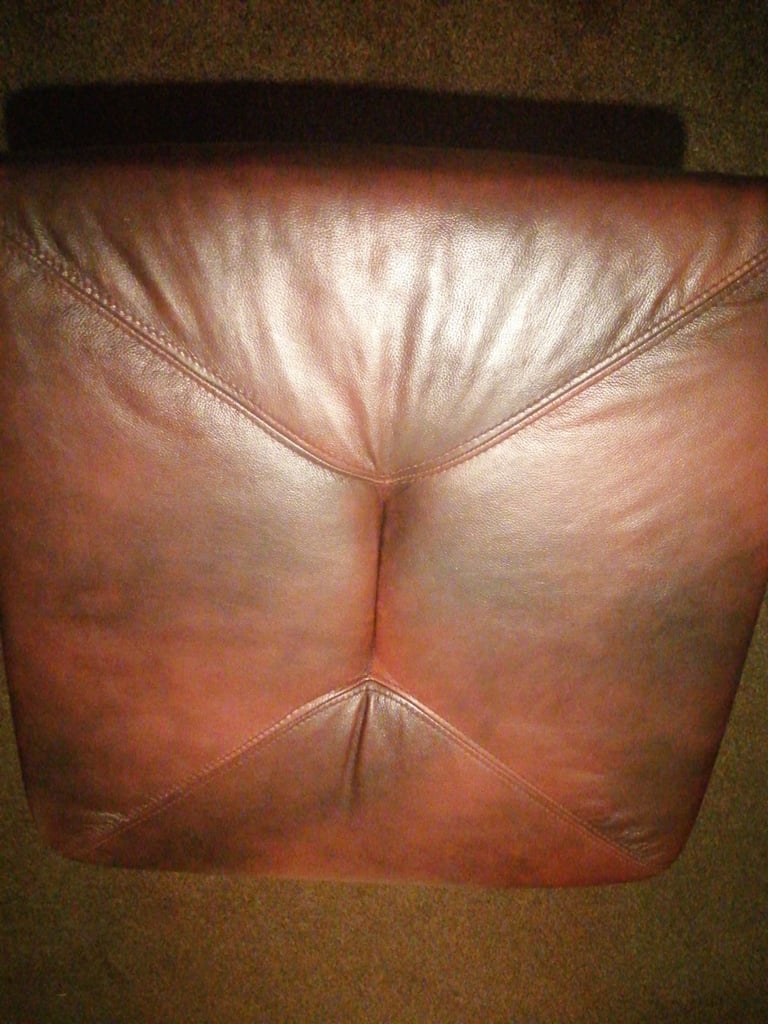 AS NEW SQUARE LEATHER LOOK PUFFA