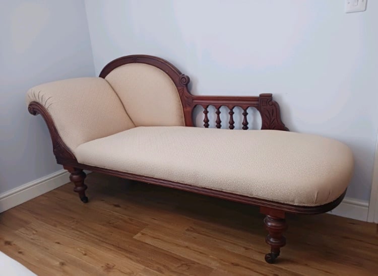 Chaise Longue in beige - has been reupholstered