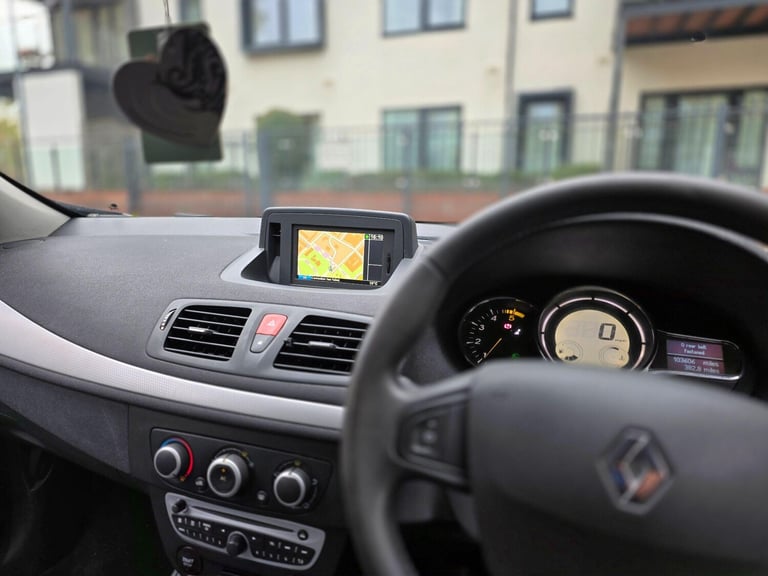 2011 Renault Megane 1.5 dCi Dynamique TomTom Euro 5 5dr HATCHBACK Diesel Manual