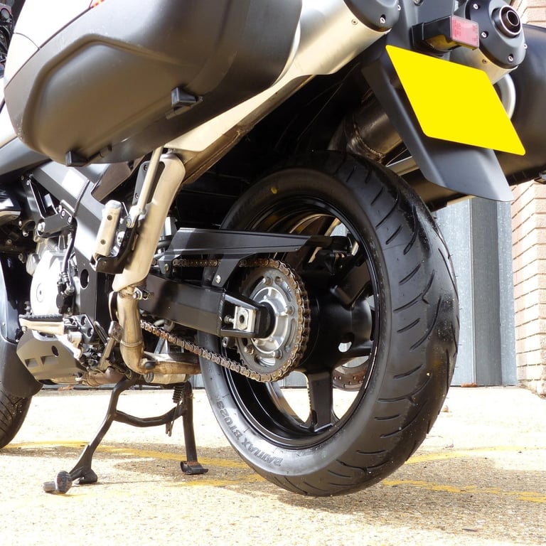 2007 SUZUKI DL1000 K6 GT V-STROM – A COMFORTABLE, RELIABLE ONE OWNER MOTORCYCLE.