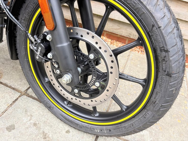 2024 / 24 Royal Enfield METEOR 350 £2750 Blue 134 miles.