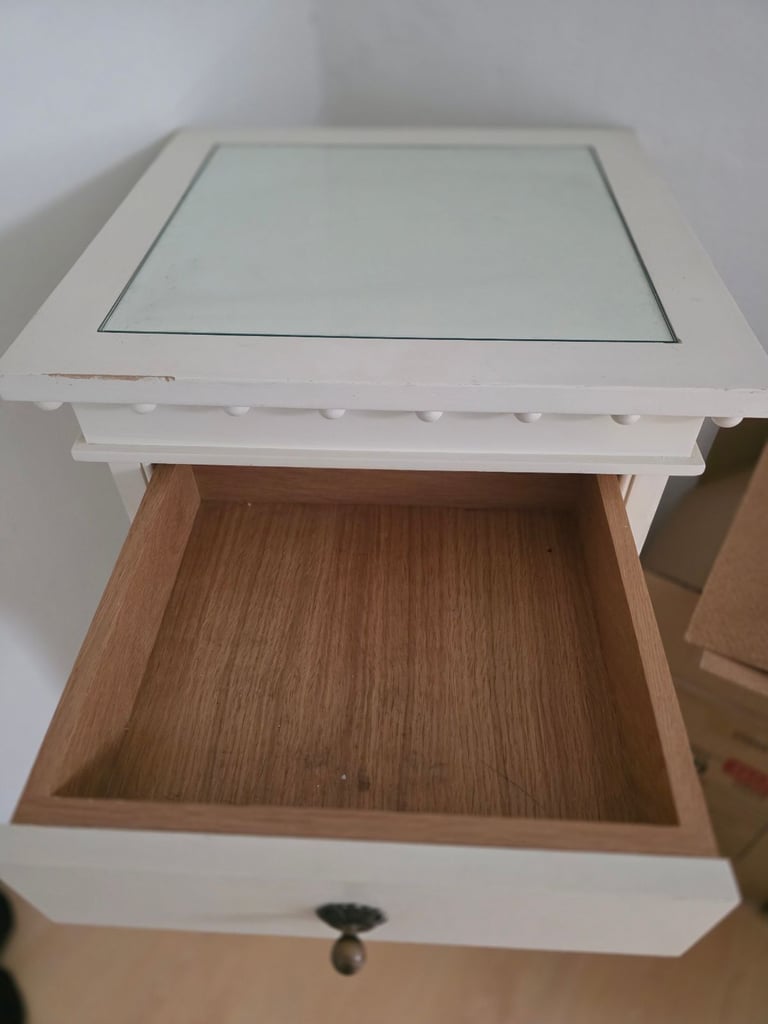 Scabby Chic Mini Cupboard