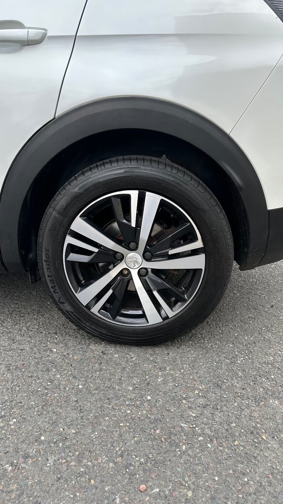 Peugeot, 3008, Hatchback, 2018, Manual, 1199 (cc), 5 doors