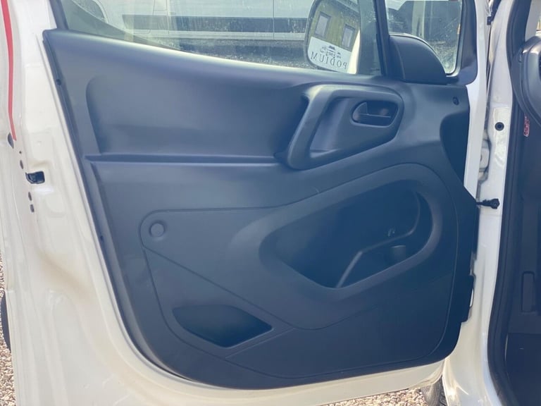 2018 Peugeot Partner 850 1.6 BlueHDi 100 Professional Van ATV PANEL VAN DIESEL Manual
