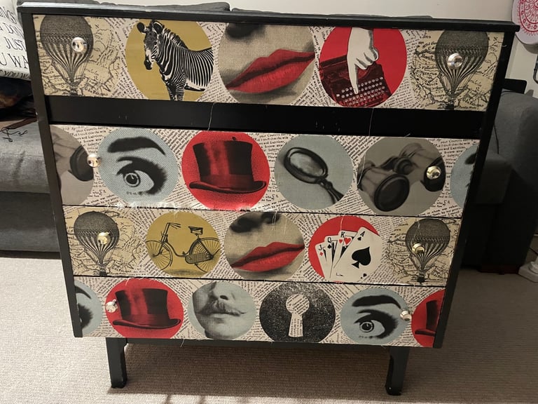 Chest of drawers *free*