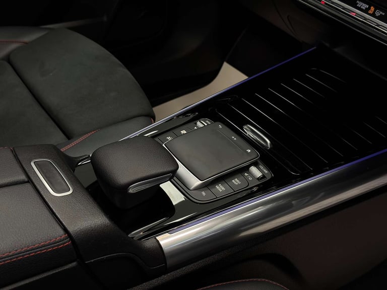 2020 Mercedes-Benz GLA 2.0 GLA 220 AMG Line Premium+ D 4Matic Auto 4WD 5dr SUV Diesel Automatic