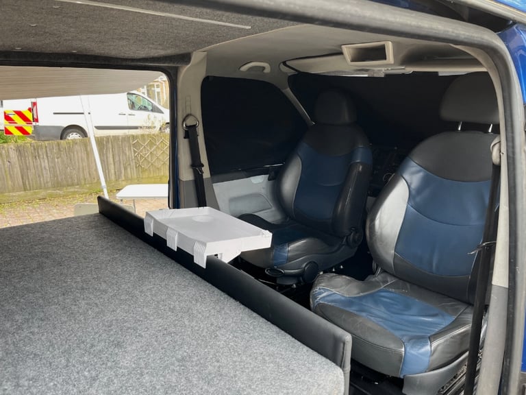 VW T5 CAMPERVAN RARE DOUBLE SIDE DOOR, REALLY GOOD CONDITION, MOT'D