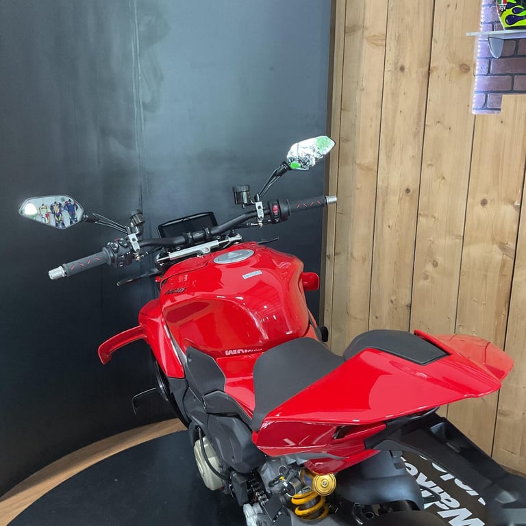 Ducati Streetfighter V4S 2025 in Stock! FREE UK DELIVERY! Stunning! 4.9% APR!!