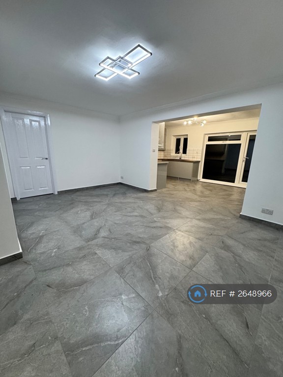 4 bedroom house in Bouvier Road, Enfield, EN3 (4 bed) (#2648966)