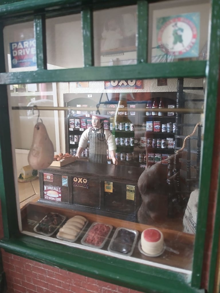 1/12th scale victorian dolls house