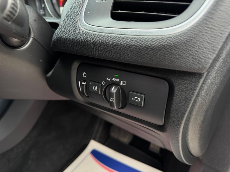 2016 Volvo V40 D3 [4 Cyl 150] Inscription 5dr Geartronic HATCHBACK DIESEL Automatic