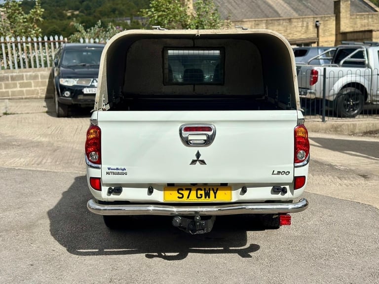 2015 Mitsubishi L200 Double Cab DI-D Barbarian 4WD Auto 176Bhp PICK UP Diesel Automatic