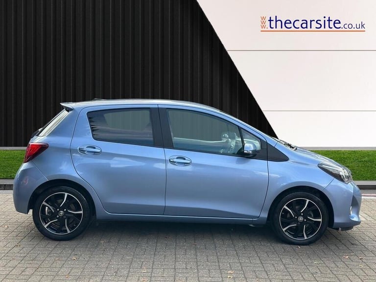 2016 Toyota Yaris 1.33 Dual VVT-i Design Multidrive S Euro 6 5dr HATCHBACK Petrol Automatic