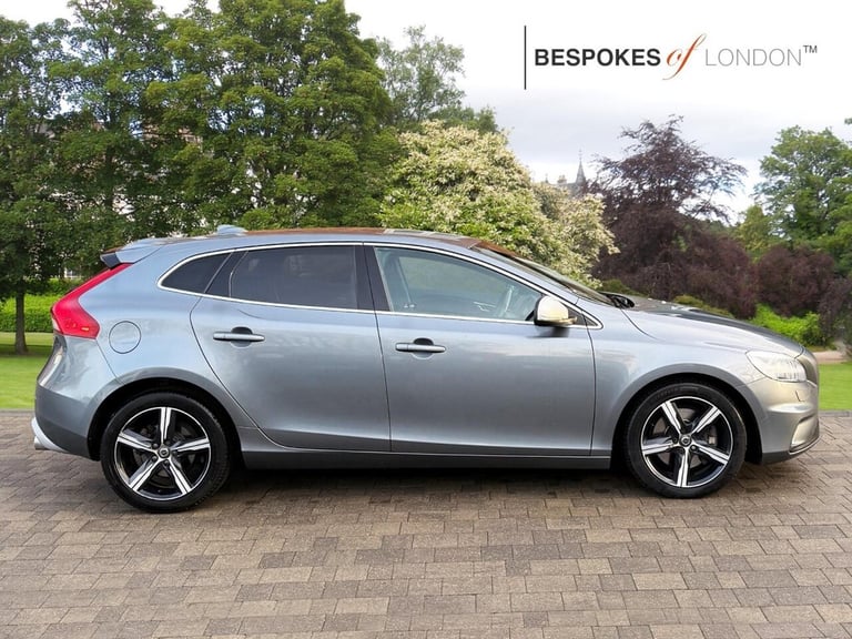 2017 Volvo V40 2.0 D2 R-Design Nav Plus Auto Euro 6 (s/s) 5dr Hatchback Diesel Automatic