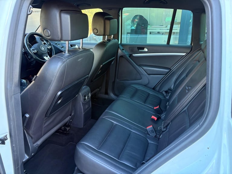 2016 Volkswagen Tiguan 2.0 TDI BlueMotion Tech R-Line Edition DSG 4WD Euro 6 (s/s) 5dr ESTATE Die...