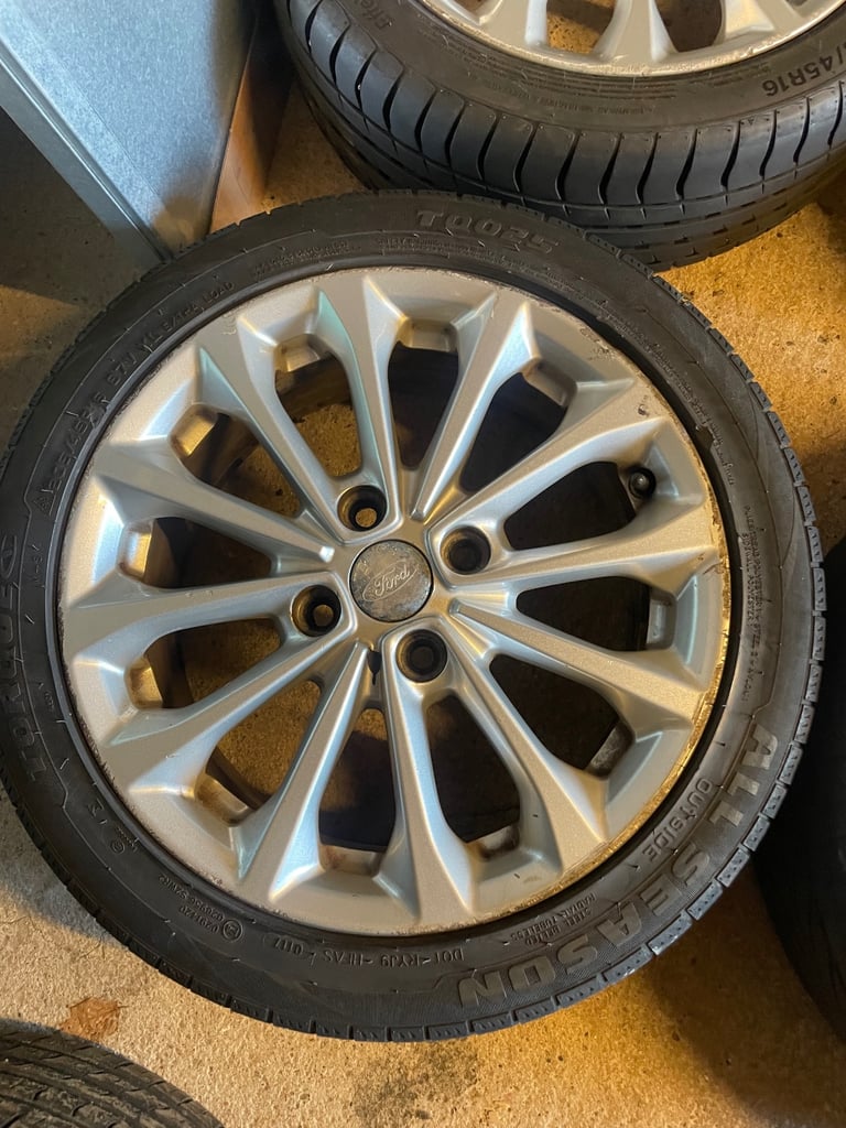 Ford fiesta 16 inch alloy wheels New tyres 