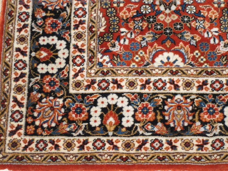 Hand-made 100% Wool Iranian rug, rust colour