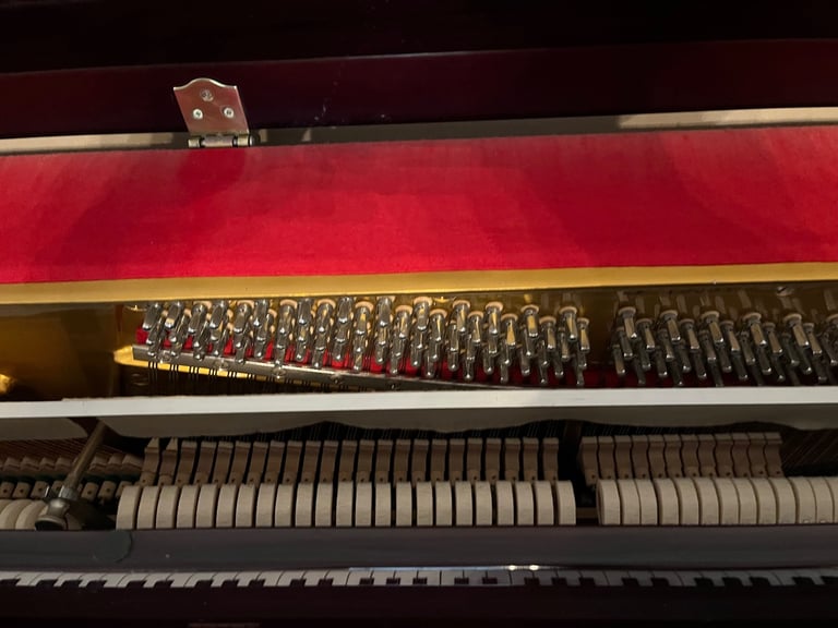 Evestaff Piano (Mahogany)