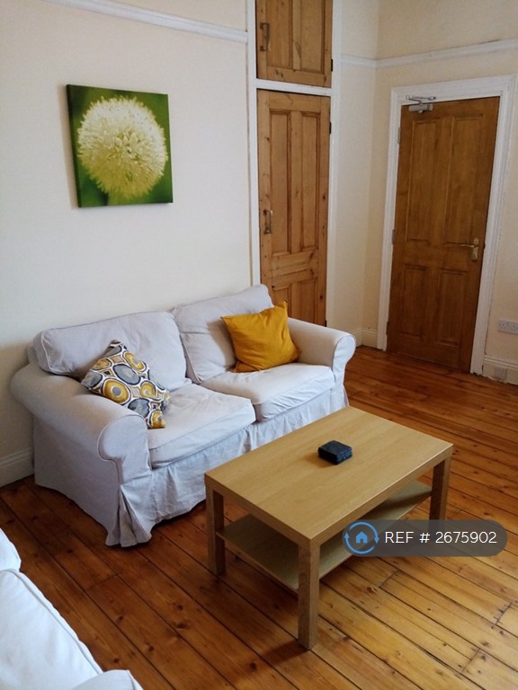 3 bedroom flat in Hazelwood Avenue, West Jesmond, NE2 (3 bed) (#2675902)