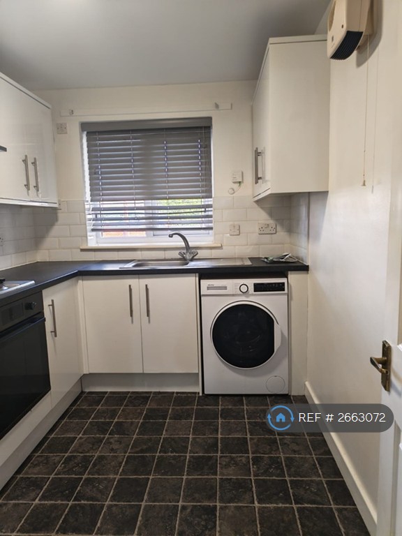1 bedroom flat in Langley Mere, Forest Hall, Newcastle Upon Tyne, NE12 (1 bed) (#2663072)