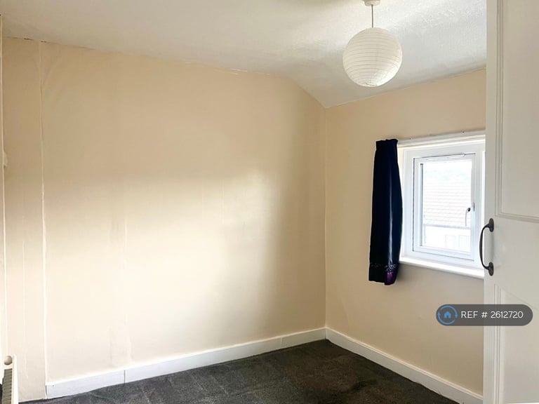 3 bedroom house in Burley Wood Crescent, Leeds, LS4 (3 bed) (#2612720)
