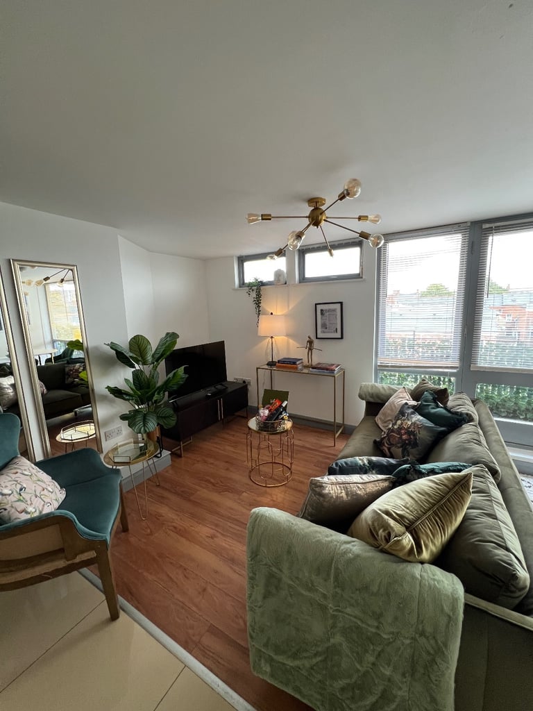 City Centre - STUNNING APARTMENT -2 bedroom 2 bathroom!!!!