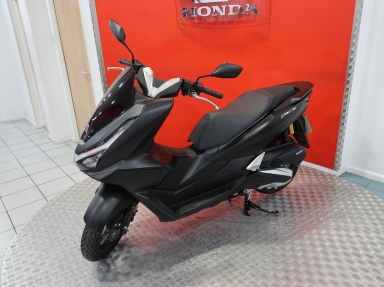 Brand new 2025 Honda PCX125 DX