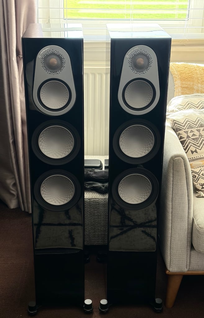 Monitor Audio Silver 300 6G in Gloss Black