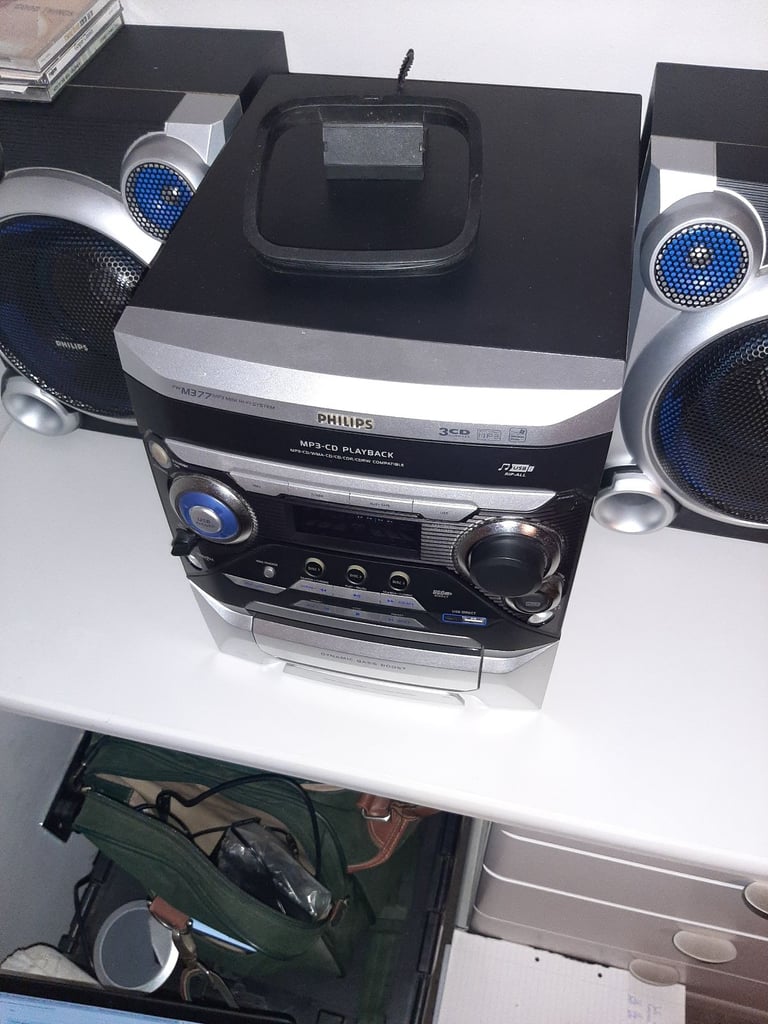 Phillips mp3 3cd changer hifi system