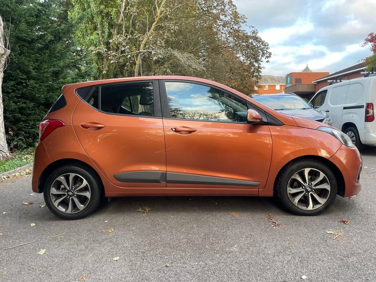 Nice Looking Car Choice of AIR-CONDITIONING REAR PARKING SENSORS 