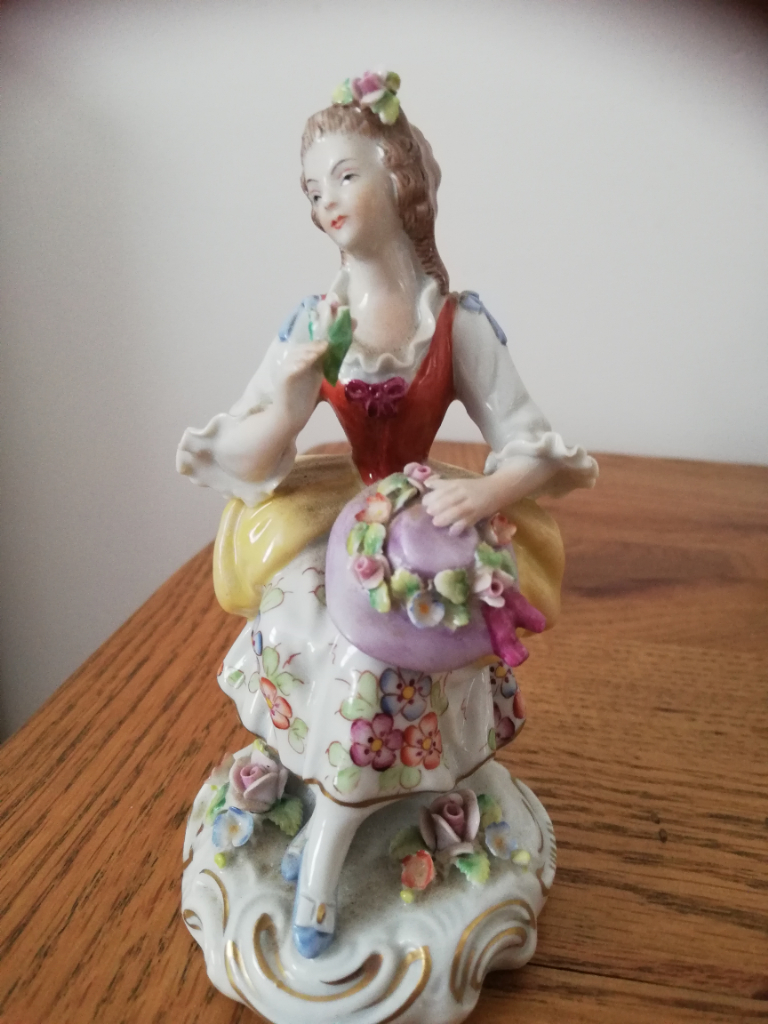 Dresden figurine 