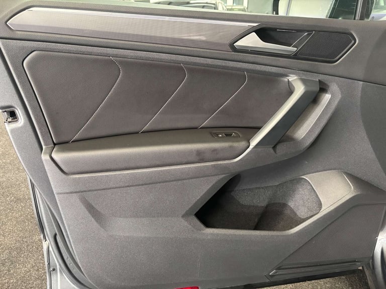 2020 Volkswagen Tiguan 2.0 TSi 230 4Motion SEL 5dr DSG ESTATE PETROL Automatic