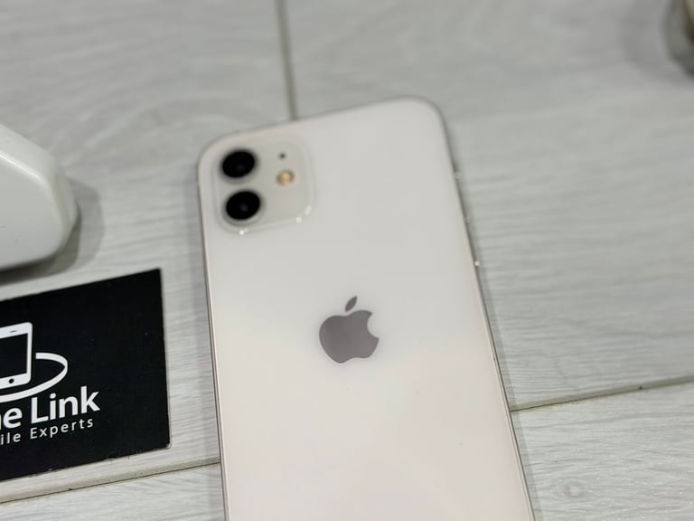 📱 White Apple iPhone 12 64GB Unlocked All Networks 🔋100% + Warranty 🍎 - P1165