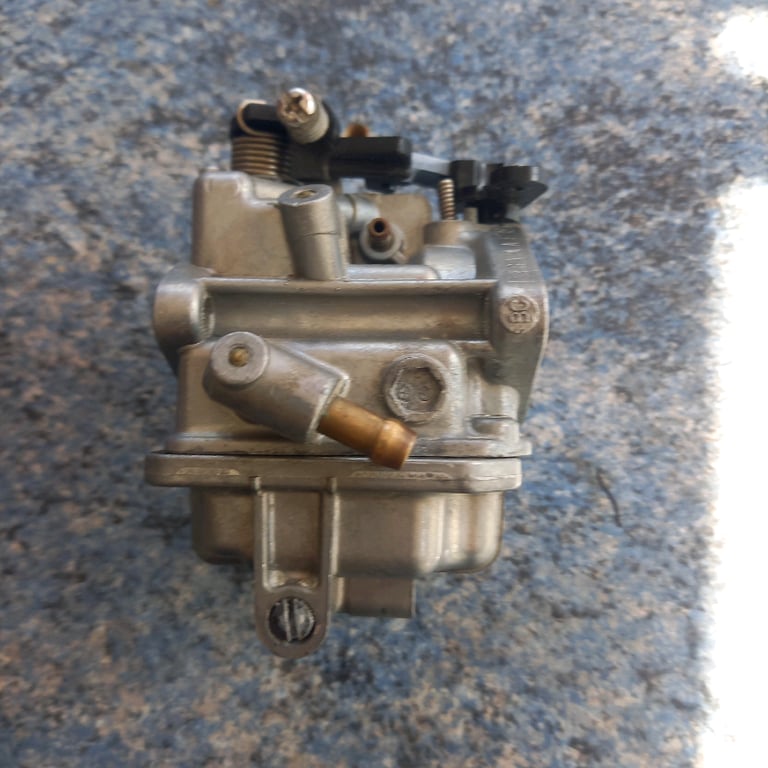Carburettor 4 stroke outboards 4/5/6 . Needs small jet clean