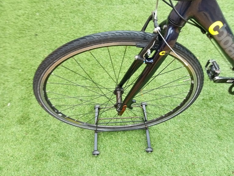 Boardman Aluminium Hybrid Bike.