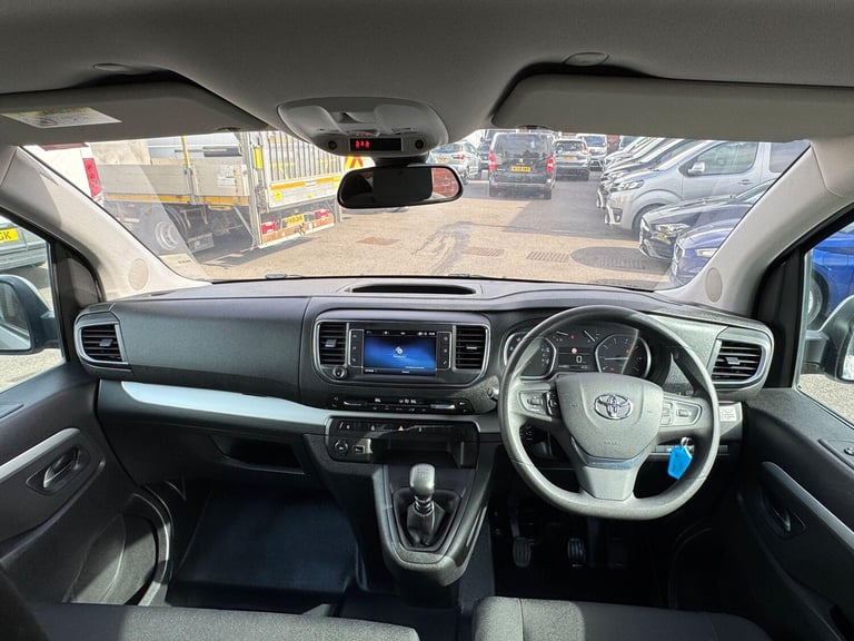 2017 Toyota PROACE CITY Verso 1.6D Shuttle Medium MPV MWB Euro 6 (s/s) 5dr (9 Seat) MPV Diesel Ma...