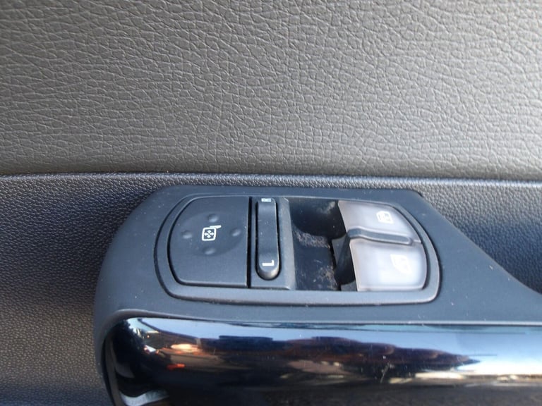 2013 Vauxhall Corsa 1.2i ecoFLEX 16V SE Euro 5 (s/s) 5dr HATCHBACK Petrol Manual