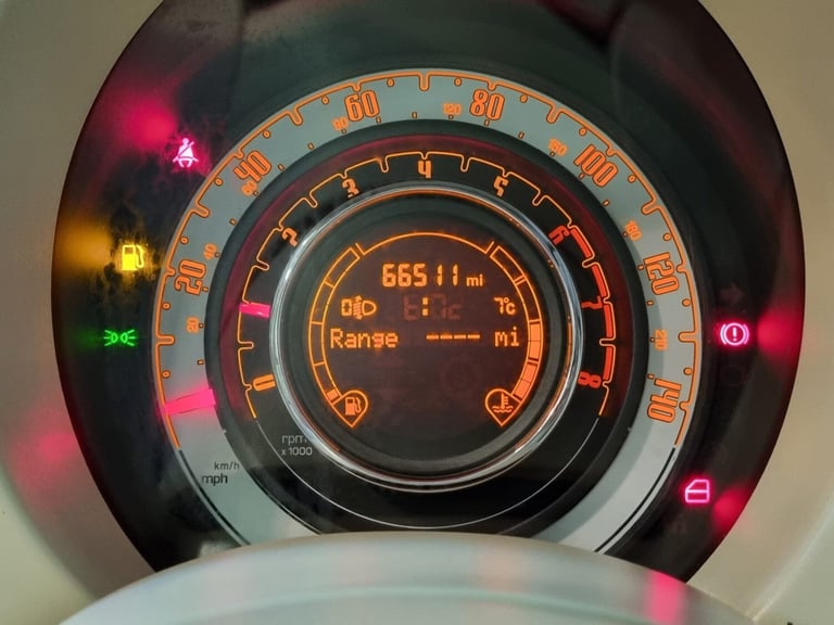 2013 Fiat 500 0.9 LOUNGE Convertible Petrol Manual