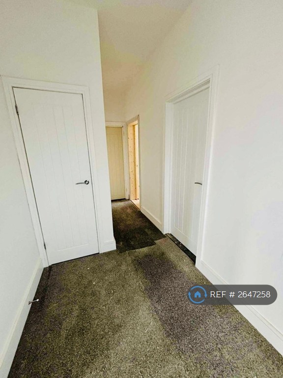 2 bedroom flat in Coates Road, Gosport, PO12 (2 bed) (#2647258)