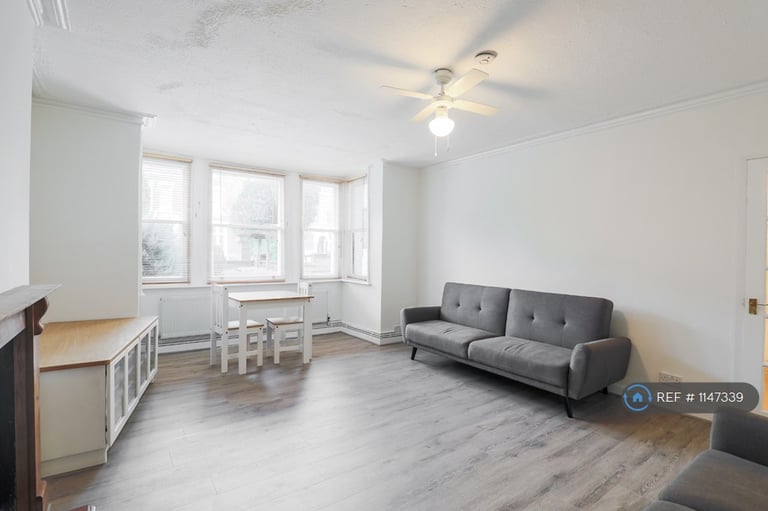 2 bedroom flat in Norwood Road, London, SE24 (2 bed) (#1147339)
